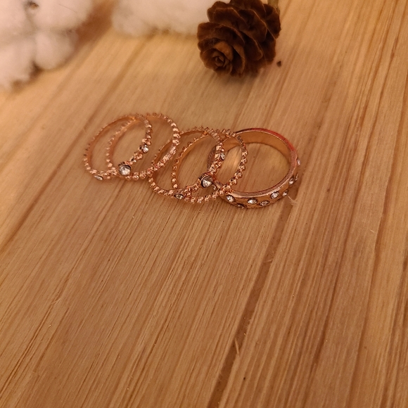 ππNEWππ PRETTY!! 5 Band Stacked Rings in ROSE GOLD - Picture 5 of 9